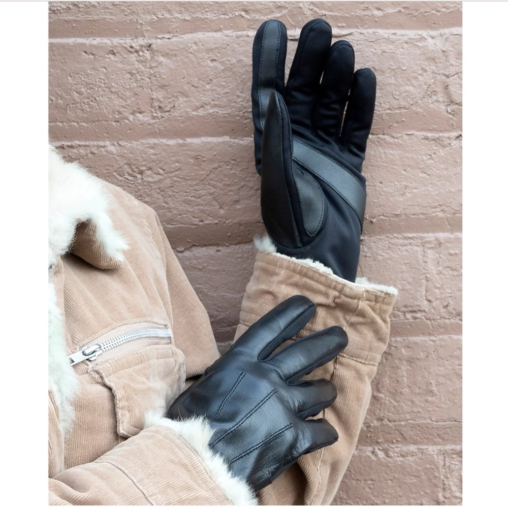 Leather touchscreen gloves with faux fur lining